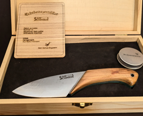 Jagdmesser mit Kirschholzgriff in Verpackung Jagdmesser mit Kirschholzgriff in Verpackung