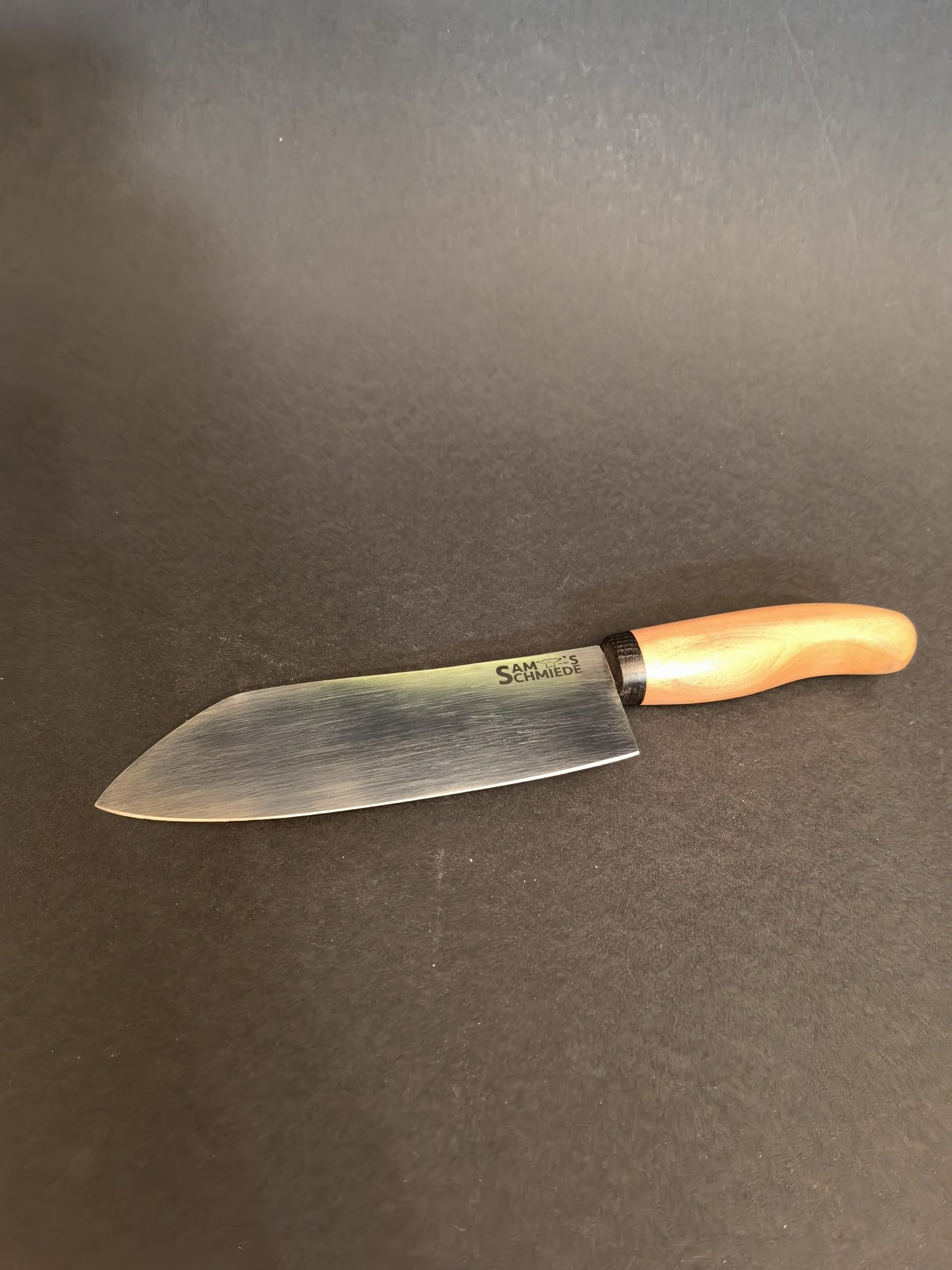 Santoku mit Kirschholzgriff Santoku mit Kirschholzgriff