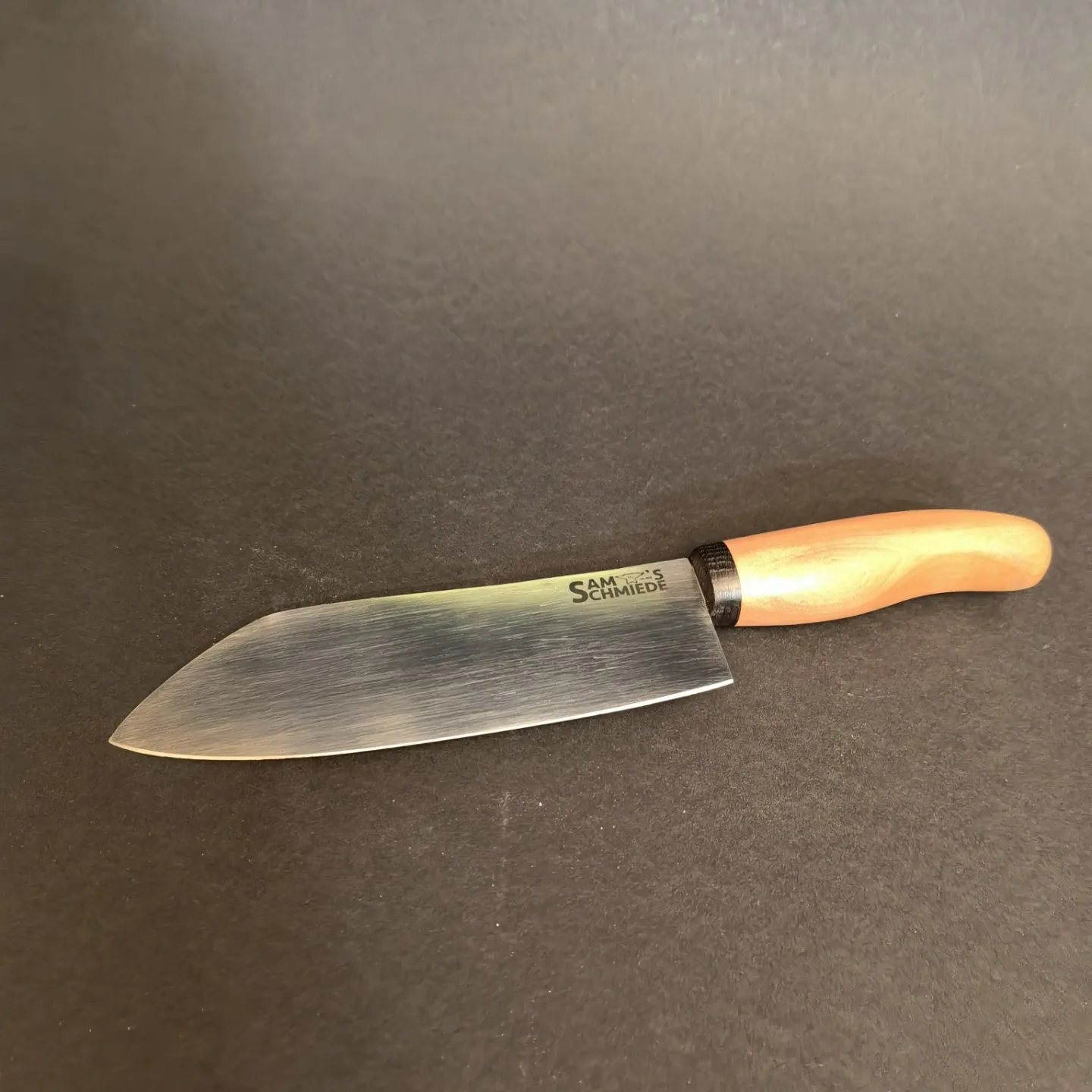 Santoku mit Kirschholzgriff