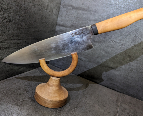 Chefkochmesser mit Kirschholzgriff